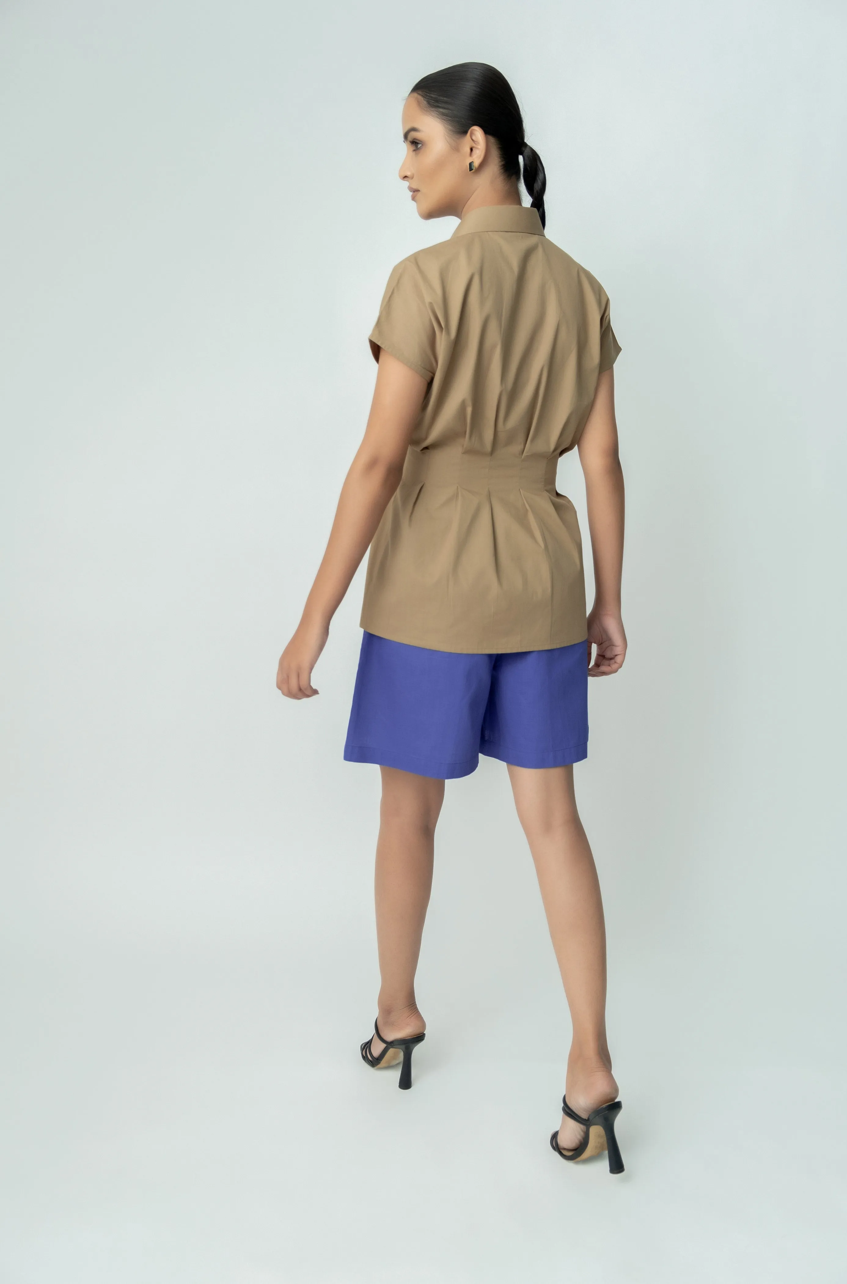 Qua's Women Hourglass Zip-up Shirt