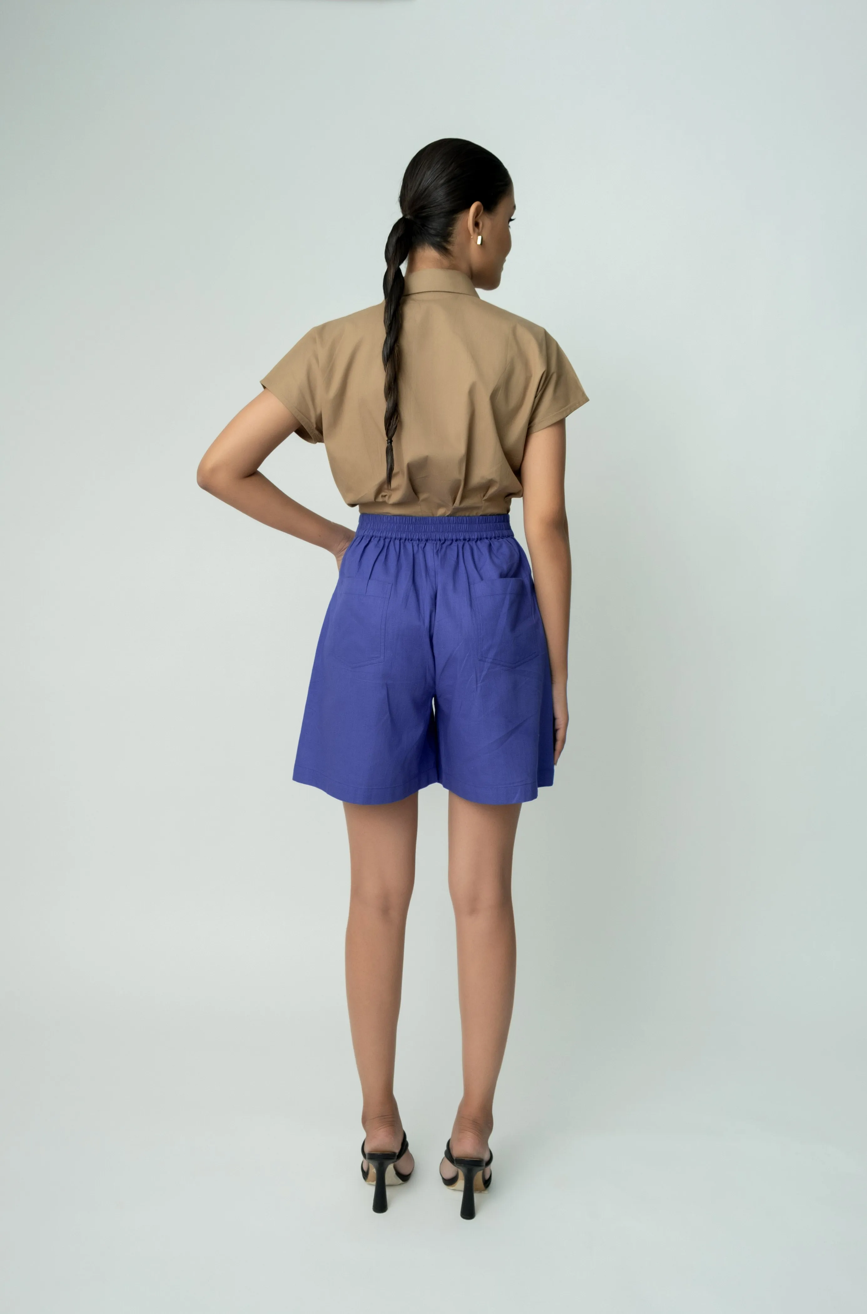 Qua's Women Hourglass Zip-up Shirt